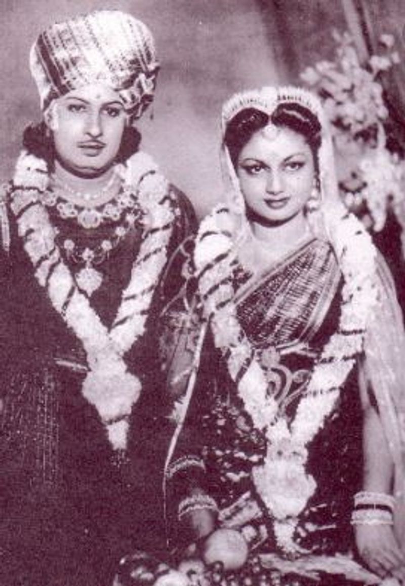 எம்.ஜி.ஆரின் மனைவி ஜானகி அவர்களின் புகைப்படங்கள் :