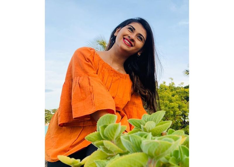 நம்ம குட்டி பொண்ணு நித்யாஸ்ரீயா இது ?? சூப்பர் சிங்கர் நித்யஸ்ரீயின் லேட்டஸ்ட் கிளிக்ஸ் ! 