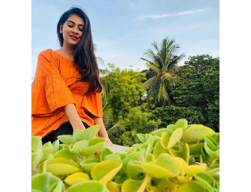 நம்ம குட்டி பொண்ணு நித்யாஸ்ரீயா இது ?? சூப்பர் சிங்கர் நித்யஸ்ரீயின் லேட்டஸ்ட் கிளிக்ஸ் ! 