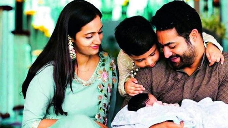 उन्होंने तेलुगु फिल्म से चाइल्ड आर्टिस्ट के तौर पर एक्टिंग की शुरुआत की थी। यह फिल्म 1996 में बनी थी और इसके लिए उन्हें नेशनल अवार्ड मिला था। उनके दादा एनटी रामाराव आंध्र प्रदेश के सीएम रह चुके हैं। इस वजह से एक्टर का नाम जूनियर एनटीआर पड़ा।