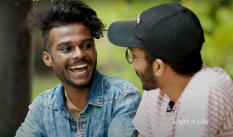 വീട്ടിലെത്തിയാണ് അമ്പിളി അര്ജുനെ കണ്ടത്. ഇരുവരും കെട്ടിപ്പിടിച്ചു. പരസ്പരം സംസാരിച്ചു.