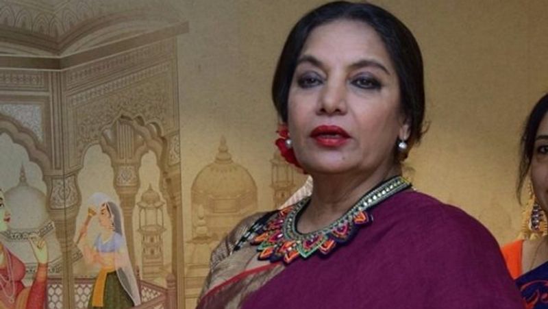 इतना ही नहीं कुछ सोशल मीडिया यूजर्स ने तो इस एक साल पुरानी तस्वीर के स्क्रीन शॉट्स कमेंट में शेयर किए हैं, जिसमें लोगों ने बताया कि बच्चे की ये फोटो मलयेशिया या पाकिस्तान की है।