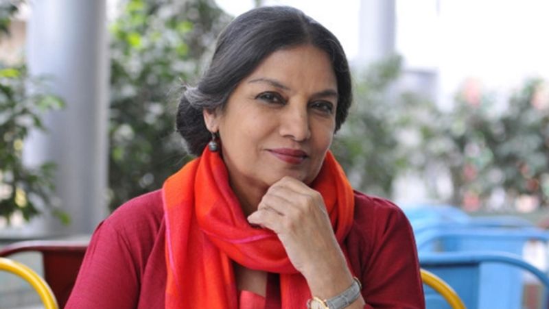 इससे भी ज्यादा दिलचस्प बात यह है कि यह तस्वीर पाकिस्तान के प्रधानमंत्री इमरान खान पर पाकिस्तान की हालत पर हमलों के लिए भी इस्तेमाल की गई थी। 
