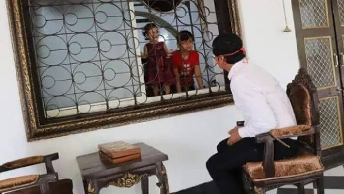 madhya pradesh news corona warrior dhar collector viral photo with kids kpr madhya pradesh news corona warrior dhar collector viral photo with kids kpr