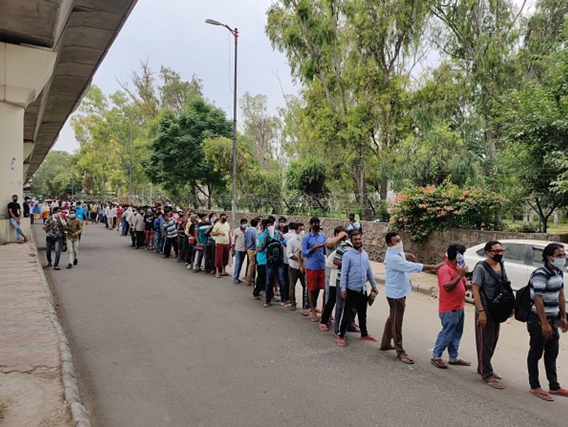 ലോക്ഡൗൺ തുടങ്ങി ആദ്യ ആഴ്ചയില് മദ്യം കിട്ടാതെ ആത്മഹത്യ ചെയ്തവരുടെ കണക്കുകള് പത്തിന് മുകളിലേക്ക് പോയെങ്കിലും കൂടുതല് സാമൂഹിക പ്രശ്നങ്ങള് മദ്യനിരോധനത്തെ തുടര്ന്ന് ഇല്ലായിരുന്നു.