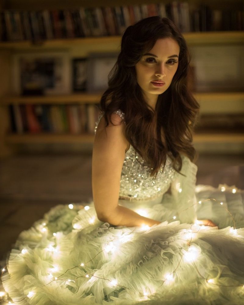 Evelyn sharma 