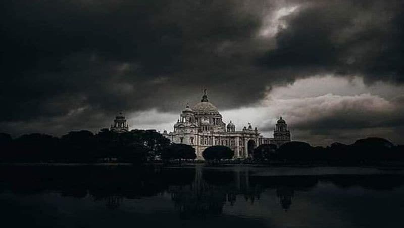 कई जिलों में कंट्रोल रूम: स्थिति की समीक्षा करने के लिए पश्चिम बंगाल के कई जिलों में 24 घंटे काम करने वाले कंट्रोल रूम बनाए गए हैं। कोलकाता के अरण्य भवन में एक सेंट्रलाइज्ड कंट्रोल रूम भी बनाया गया है। कोलकाता पुलिस हर घंटे हालात पर नजर रखे हुए है। आंध्र प्रदेश के विशाखापट्टनम स्थित डॉप्लर वेदर रडार की मदद से भी साइक्लोन पर नजर रखी जा रही है।