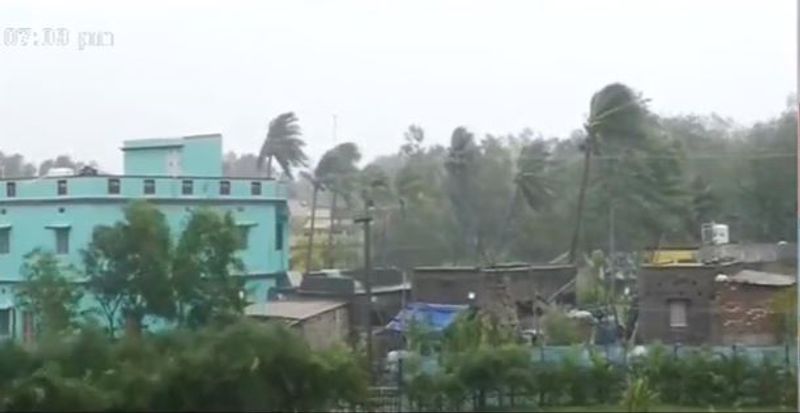 കൊൽക്കത്ത നഗരം അതീവ ജാഗ്രതയിലാണ്