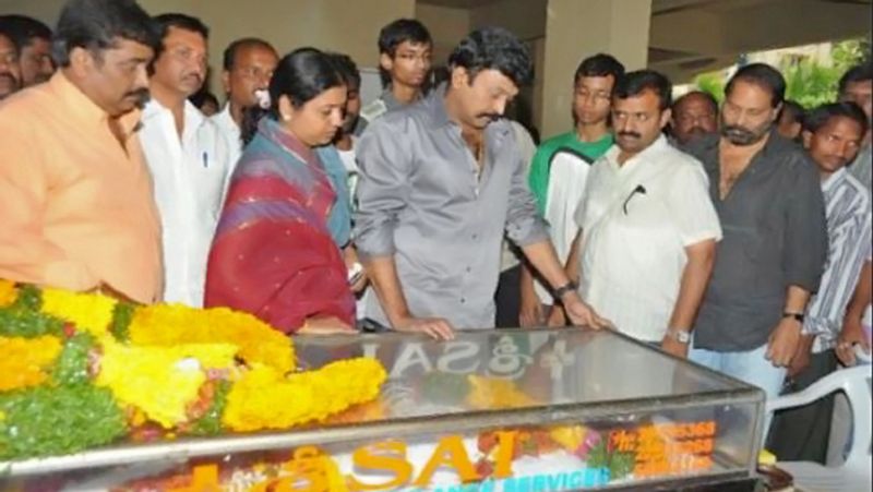 कुछ महीनों तक इलाज चलने के बाद 14 अप्रैल, 2011 को सिकंदराबाद के एक प्राइवेट अस्पताल में रामी रेड्डी ने दुनिया को अलविदा कह दिया।