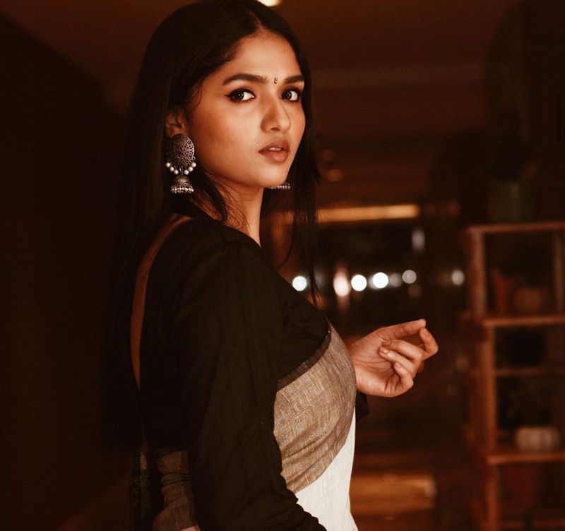 Sunaina latest clicks..