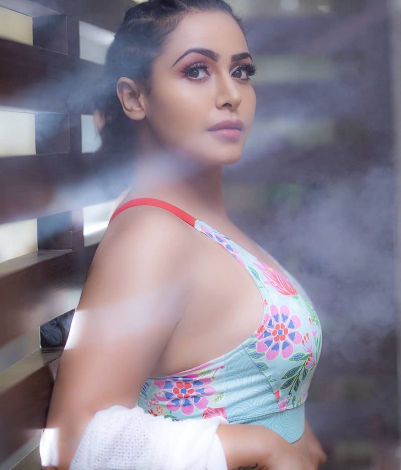 Nandhini rai photo gallery