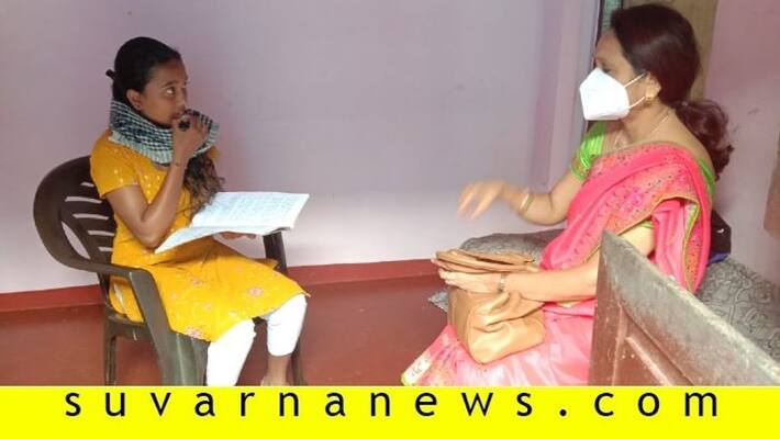 Due to internet issues govt school teachers go to sslc students home Due to internet issues govt school teachers go to sslc students home