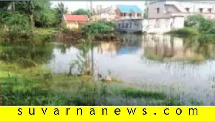 Canal water enters to village in chamarajnagar Canal water enters to village in chamarajnagar