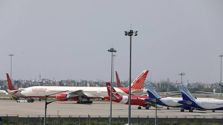 New tension Omicron, passengers on three flights from abroad without RT-PCR in Delhi, notice to all three airlines New tension Omicron, passengers on three flights from abroad without RT-PCR in Delhi, notice to all three airlines