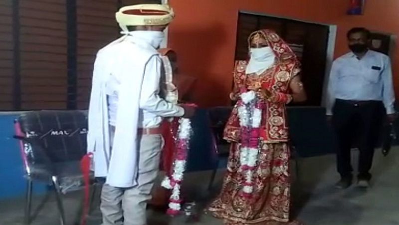 दिल्ली के रहने वाले बाबूराम ने अपनी बेटी राधा की शादी 19 मई को अजीतमल के सिकरोड़ी गांव निवासी संतोष के बेटे श्रीकांत के साथ तय की। 