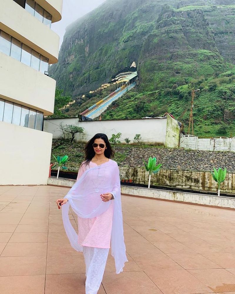 Meenakshidixit 