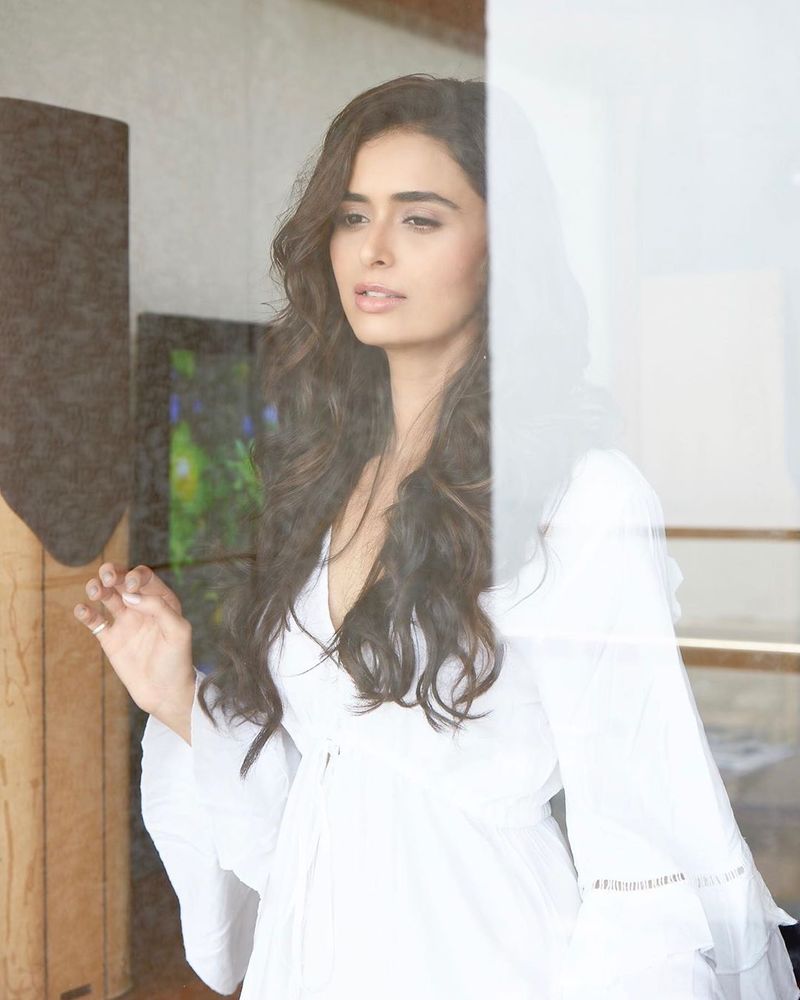 Meenakshidixit 