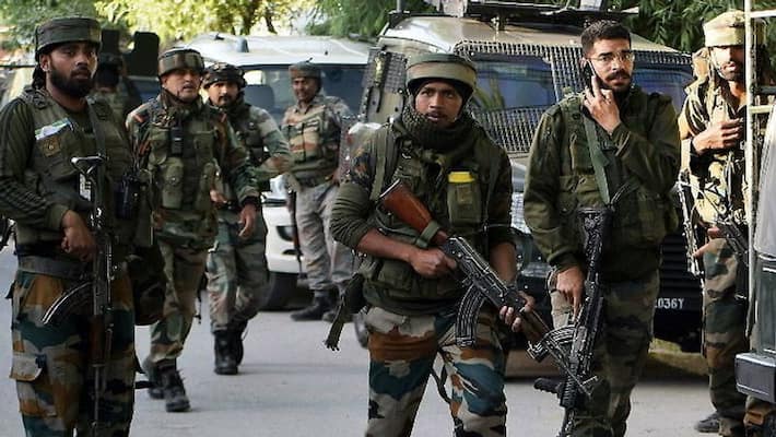 आतंकियों की गोलियों से थर्राया जम्मू-कश्मीर: एक घंटे के भीतर तीन-तीन हमले |  Jammu Kashmir again facing Terrorists attack, three killed in different  attacks