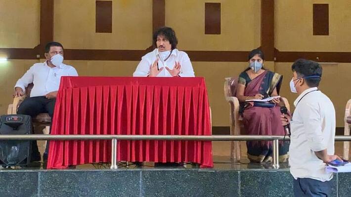 60 year old Corona Patient participate Wedding ceremony in Soraba, Shivamogga 60 year old Corona Patient participate Wedding ceremony in Soraba, Shivamogga
