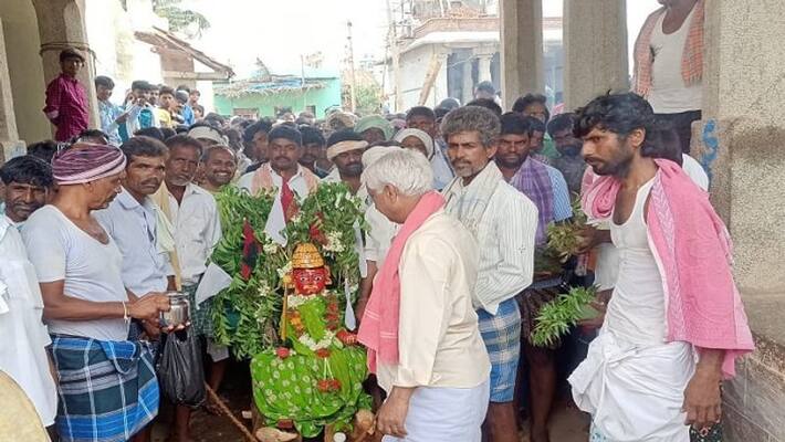 Villagers held Special Pooja to Coronanamma in Kudligi in Ballari District Villagers held Special Pooja to Coronanamma in Kudligi in Ballari District