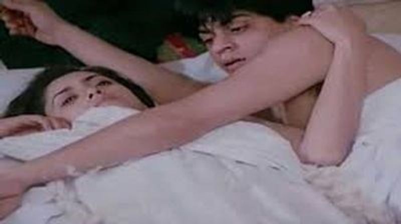 তার উত্তর দিতে গিয়েই খোলামেলা আলোচনা করেছিলেন শাহরুখ খান। তিনি স্বাচ্ছন্দ বোধ করেনা না রোম্যান্স নিয়ে। জানিয়েছিলেন সাফ।