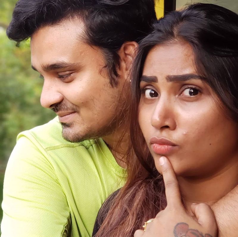 Yokeshwaran myna Nandhini photos