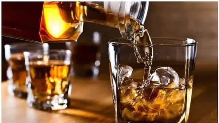 Kerala to resume liquor sales from 9 am to 5 pm tomorrow Kerala to resume liquor sales from 9 am to 5 pm tomorrow