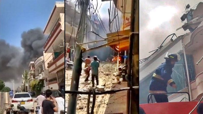 इमरान ने जताया दुख
पाकिस्तान के प्रधानमंत्री इमरान खान ने घटना पर दुख जताया है। उन्होंने कहा, पीआईए सीईओ अर्शद मलिक के साथ संपर्क में हूं। वे कराची के लिए रेस्क्यू और रिलीफ टीम के साथ निकले हैं। मामले की जांच के लिए आदेश दे दिए गए हैं। मरने वालों के प्रार्थना और शोक व्यक्त करता हूं।
