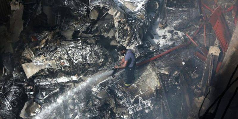 Pakistani plane crash kills 91 people Prime Minister Modi has a great deal of sympathy.