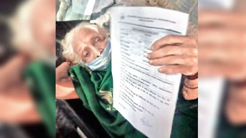 48 घंटे आईसीयू में रहीं भर्ती: बुजुर्ग चंदाबाई का इलाज करने वाले डॉ. रवि डोसी बताते हैं कि वह 48 घंटे तक आईसीयू में रहीं हैं। उन्हें इम्युनिटी बढ़ाने के लिए विटामिन सी, विटामिन डी, जिंक, कैल्शियम, गर्म पानी, प्रोटीनयुक्त खाना, हॉर्लिक्स मिलाकर दूध दिया गया है।
