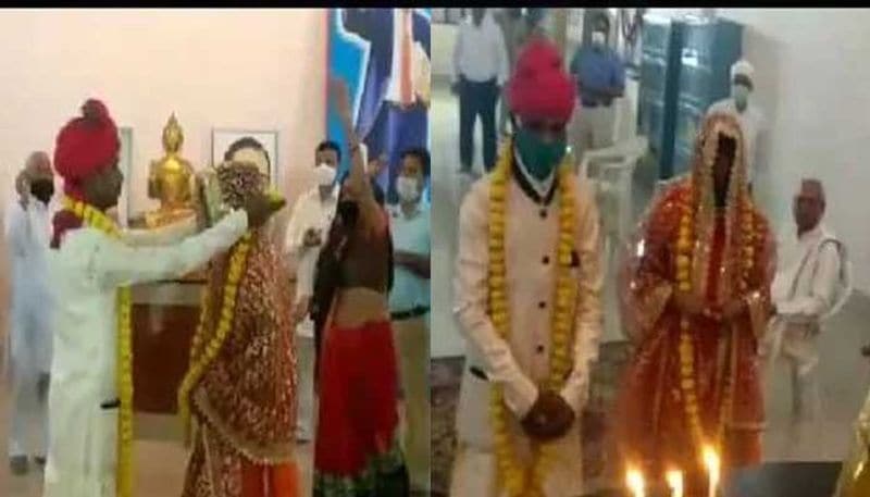 लालता प्रसाद का कहना है कि अनिल खाना बांटने हमारे साथ जाता था। धीरे-धीरे वहां उसे उस लड़की से लगाव हो गया। मुझसे इस बारे में अनिल ने चर्चा की तो मैंने इसे रात में भी खाना देने को कहा। अनिल खुद खाना बनाकर देने जाने लगा। इसके बाद मैंने अनिल के पिता को राजी किया फिर दोनों की शादी करवा दी।