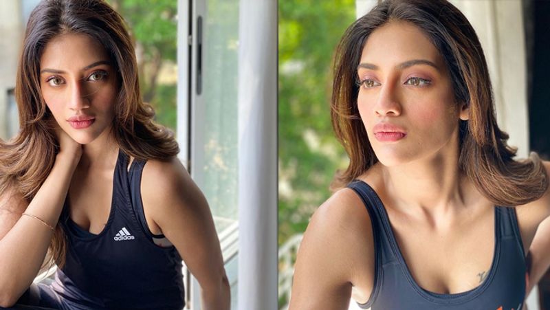 এছাড়াও ইনস্টাগ্রাম ফ্যান পেজ থেকেই জানা গিয়েছিল, আজমের দরগায় গিয়েছিলেন যশ-নুসরত। এবং সেখানে গিয়ে ঘনিষ্ঠ সেলফিও তুলেছেন এই যুগল।