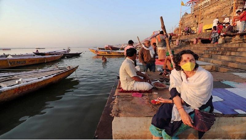 खास बात यह है कि बड़ी मछलियों के साथ छोटी मछलियां भी दिख रही हैं। इससे उम्मीद लगाई जा रही है कि मछलियों के लिए इस वक्त पानी अनूकूल है और प्रजनन के जरिए वो यहां अपना परिवार बढ़ा रही हैं।