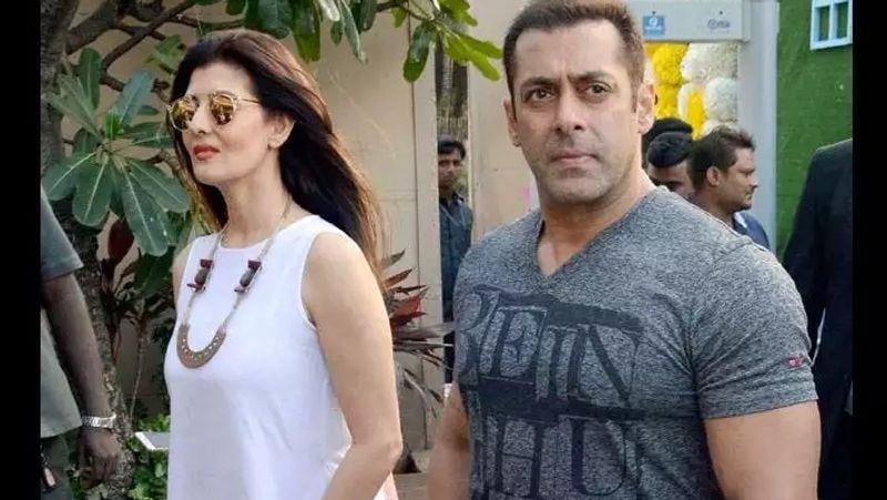 संगीता भी इससे पहले रिलेशनशिप में रह चुकी थीं लेकिन सलमान से मिलने के बाद उन्होंने भी शादी का इरादा बना लिया। दोनों के परिवारवालों ने सगाई कर दी और शादी की तारीख भी फाइनल हो गई। इतना ही नहीं वेडिंग कार्ड तक छप गए थे। 