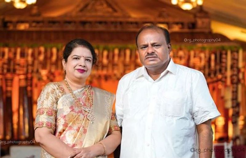 ಕುಮಾರಸ್ವಾಮಿ ಹಾಗೂ ಅನಿತಾ.