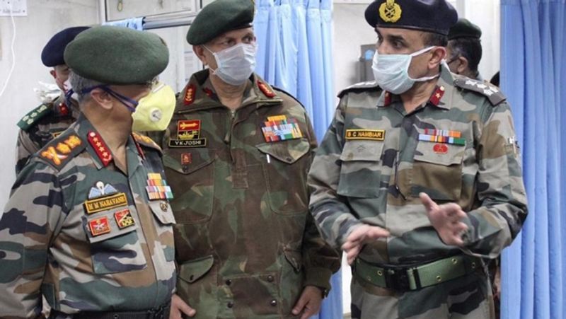  অরুণাচল সীমান্ত সংলগ্ন এলাকার নিরাপত্তা খতিয়ে দেখতেই সেনা প্রধানের দু'দিনের এই সফর। সামগ্রিকভাবে সামরিক প্রস্তুতি সম্পর্কে খোঁজখবর নেবেন তিনি। 