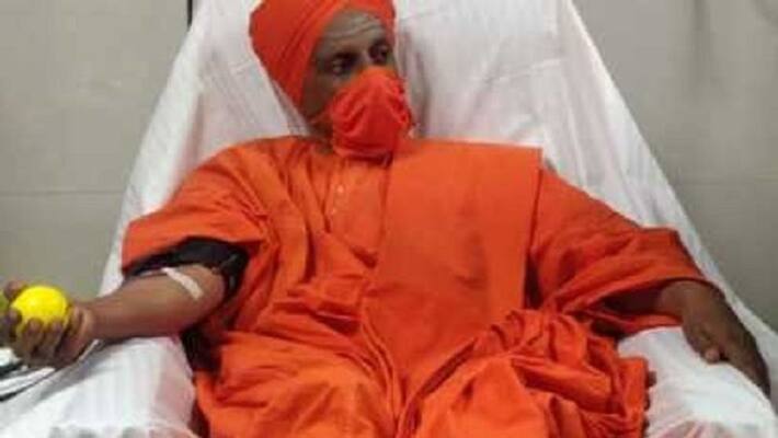 Tumakuru Siddalinga swamiji Under Quarantine snr Tumakuru Siddalinga swamiji Under Quarantine snr