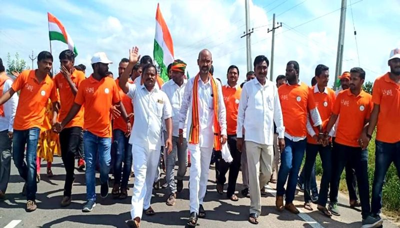 Aggressive BJP trying to stir TRS pot in Telangana to subvert mandate?