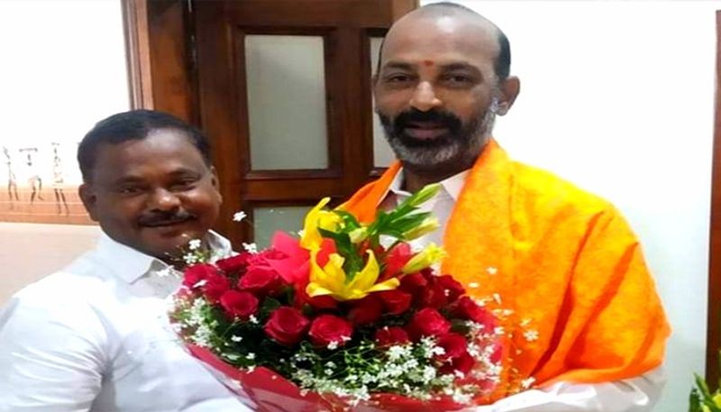Aggressive BJP trying to stir TRS pot in Telangana to subvert mandate?