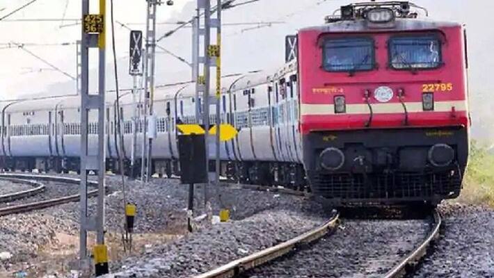 Indian Railways: Rs 1,885 crore refunded to passengers who had booked tickets during lockdown Indian Railways: Rs 1,885 crore refunded to passengers who had booked tickets during lockdown