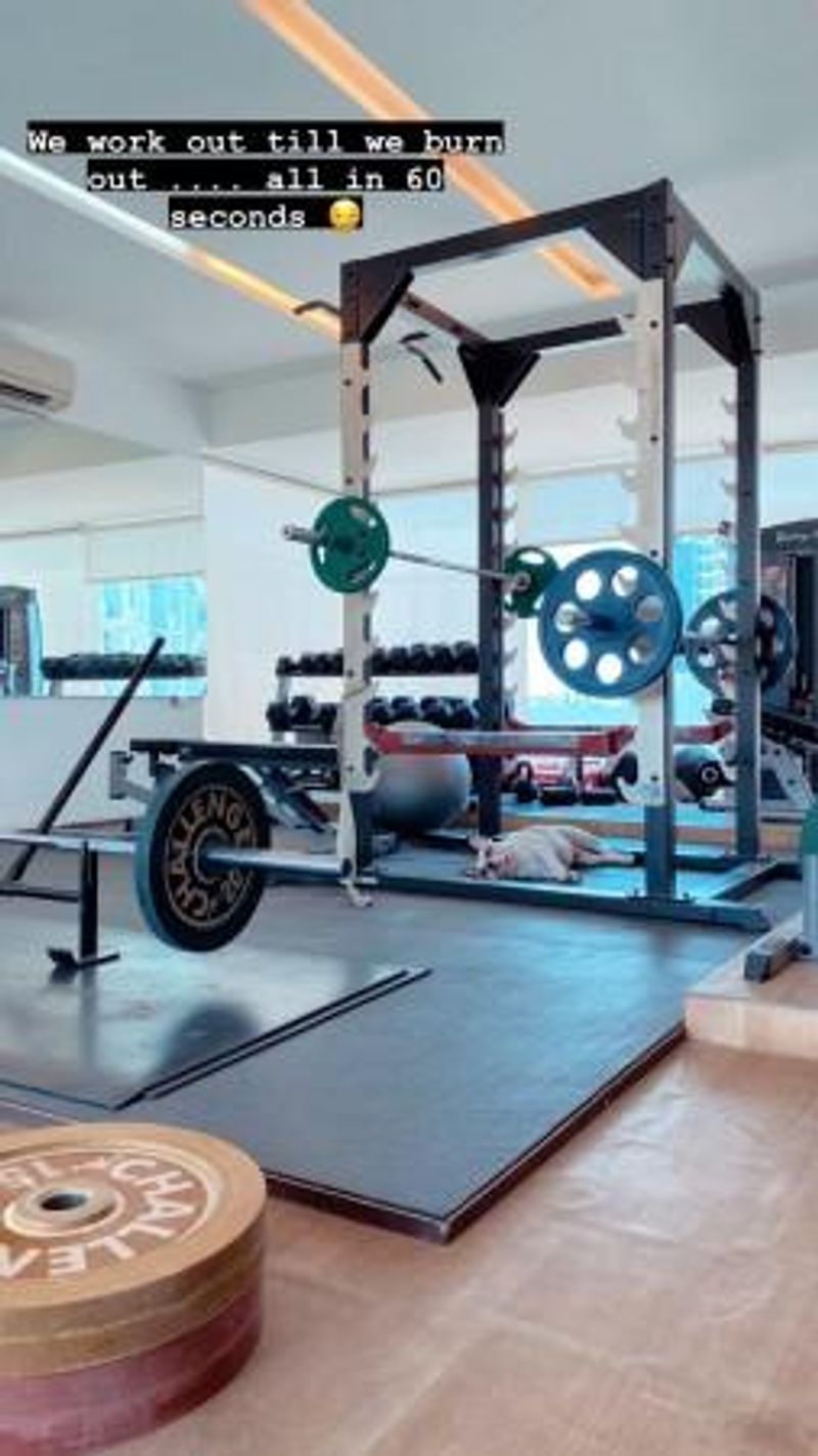 "We work out till we burn out... All in 60 seconds," she wrote along with the image.
