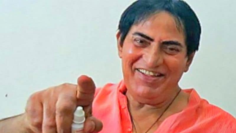 1998 तक लगातार फिल्मों और टीवी में सक्रिय रहने के बाद प्रवीण कुमार ने एक्टिंग से दूरी बना ली। लगभग 14 साल बाद 2012 में वे धर्मेश तिवारी के डायरेक्शन में बनी एक फिल्म भीम में नजर आए थे। लेकिन फिर उन्होंने एक्टिंग को अलविदा कहकर राजनीति में कदम रखा।