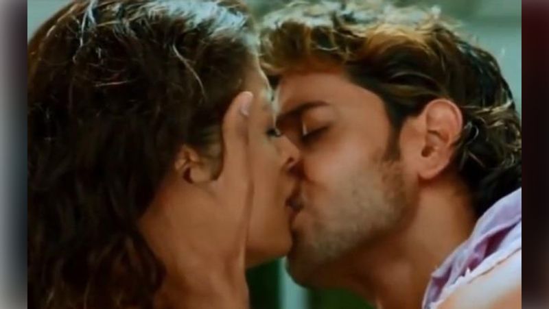 ২০০৬ সালে 'ধুম ২' ছবিতে হৃত্বিকের বিপরীতে লিপ লক সাড়া বিশ্বে যেন ভাইরাল হয়েছিল। ঐশ্বর্য নিজেও ভাবেননি এই দৃশ্যের জন্য তাকে এতটা সমালোচনার মুখে পড়তে হবে।