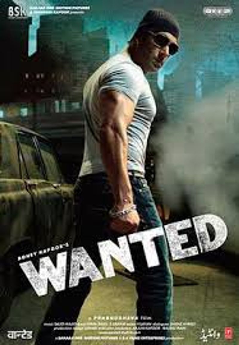 ಸಲ್ಮಾನ್ ಖಾನ್ರ 'ವಾಂಟೆಡ್' ಸಿನಿಮಾ 2009ರಲ್ಲಿ ಈದ್ ದಿನ ಬಿಡುಗಡೆ ಮಾಡುವ ಟ್ರೆಂಡ್ ಶುರುಮಾಡಿತು. ಪ್ರೇಕ್ಷಕರಿಂದ ಉತ್ತಮ ಪ್ರತಿಕ್ರಿಯೆ ಪಡೆದ ಈ ಚಿತ್ರ ಸಲ್ಮಾನ್ರ ಕೆರಿಯರ್ ಮತ್ತೆ ಟ್ರಾಕ್ಗೆ ಬರುವಂತೆ ಮಾಡಿತ್ತು. 