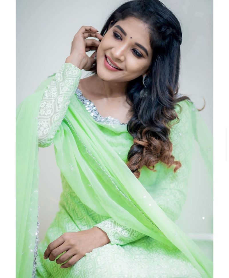 Big boss shakshi agarwal