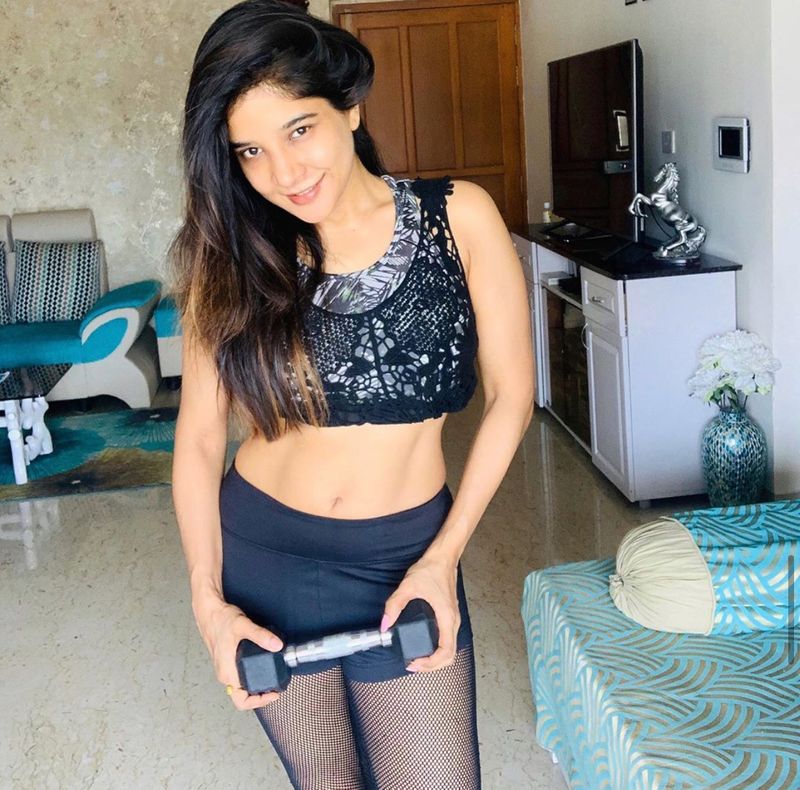 Big boss shakshi agarwal