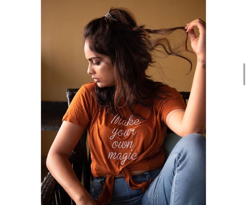 Nandhitha swetha photo gallery