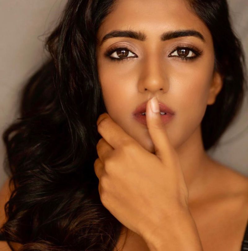 Actress Eesha photo gallery 