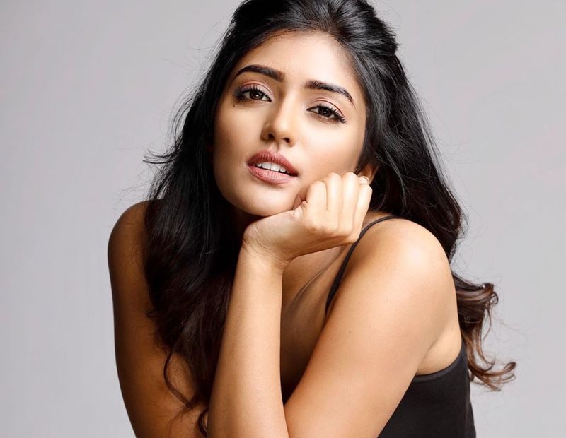 Actress Eesha photo gallery 
