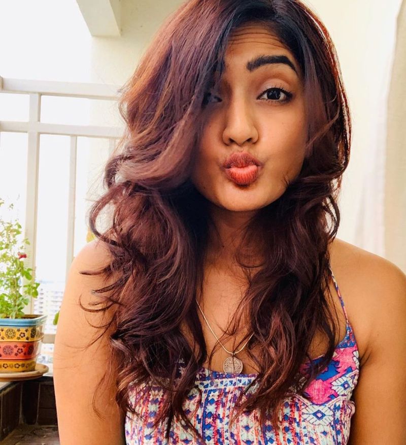 Actress Eesha photo gallery 
